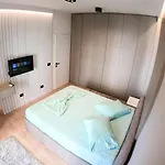 Roza's Center Apartment Tirana