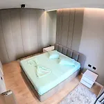 Roza's Center Apartment Tirana