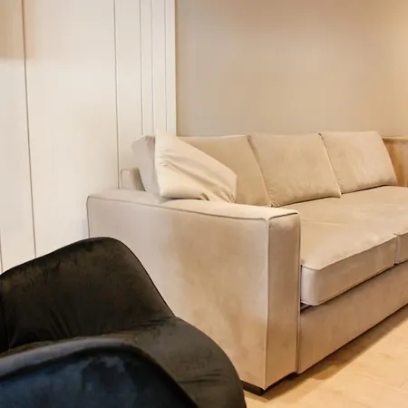 Roza's Center ティラナ