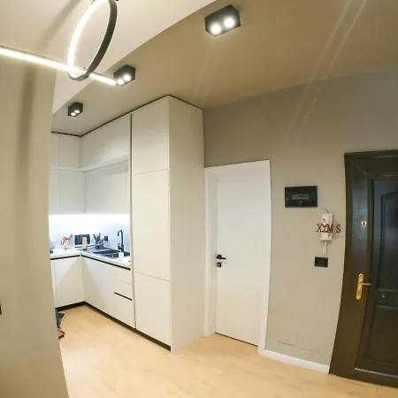 Roza's Center Daire Tiran