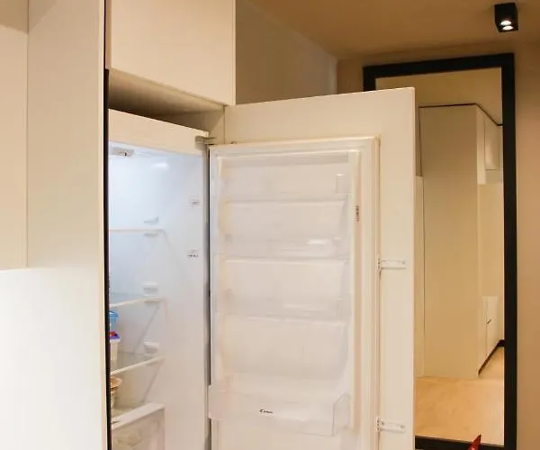 Roza's Center * Tirana